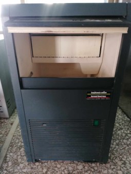 Παγομηχανή Ψεκασμού Συμπαγές Παγάκι 21Kg/24h Με Αποθήκη 4Kg 34x40x59Cm BREMA Μεταχειρισμένη